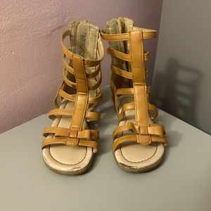 Children’s place tall gladiator sandals size 7 toddler